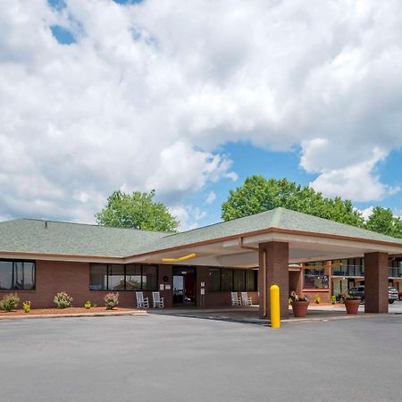 Quality Inn Near Speedway Wilkesboro Exterior foto